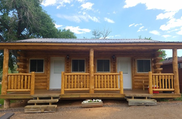 No Name City Luxury Cabins & RV