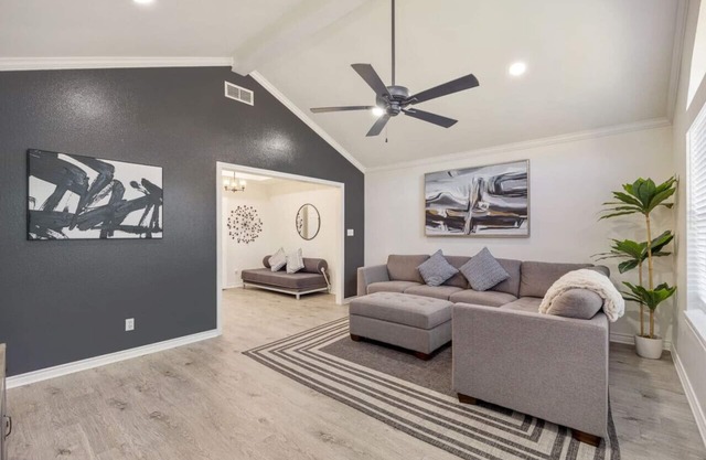 Noir at Hollytree Dr. Perfect Location!