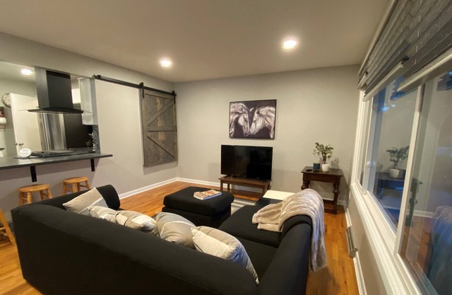 Non smoking, Centrally located 2 bedroom, 1 office 1.5 bath home