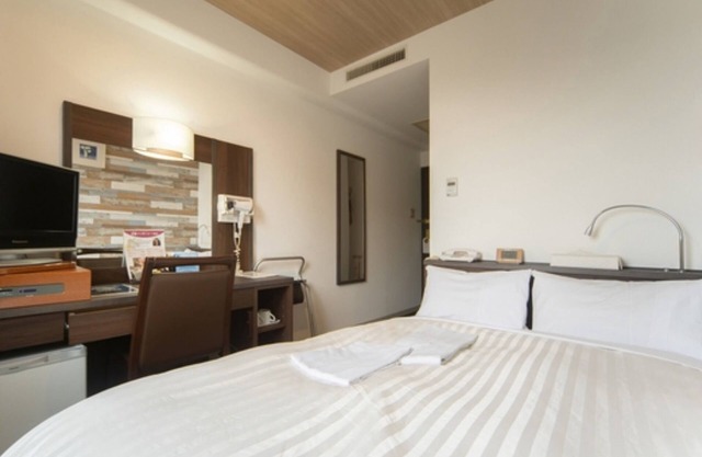 Nonsmoking Semidouble room Free breakfast /Tosu Saga