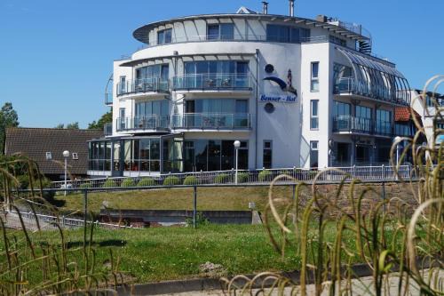 Nordseehotel Benser Hof Garni am Hafen
