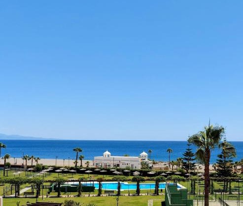 NORIA 2, pied dans le sable, magnifique vue mer, piscine, garage, climatisation