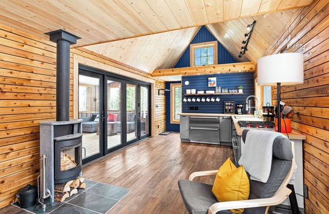 Norse Hus: Secluded Cabin on the Gunflint Trail