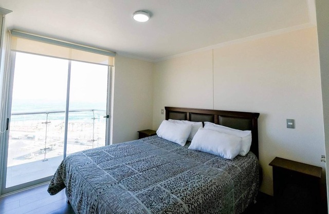 North Beach Apartment 1BR w/Parking, WiFi, Gym