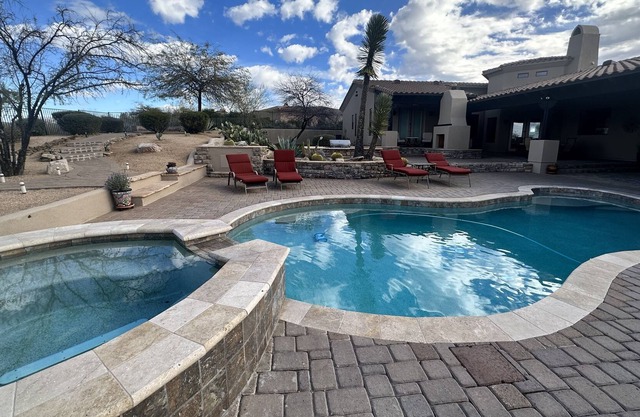 North Scottsdale Sonoran Desert Oasis with pool and hot tub-golf, biking, hiking