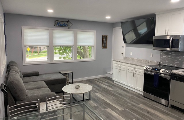 North Shore Loft, close to everything!