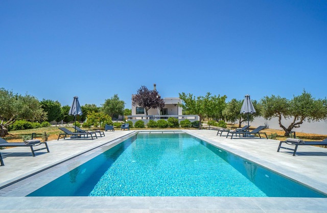 Nostra Terra Villa, 2-acre Secluded Nature Escape