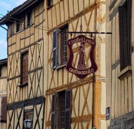 Nouveau Maison Typique