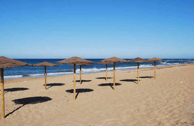 NOW AVAILABLE :FABULOUS FAMILY HOUSE WITH PRIVATE POOL< IDEAL FOR BEACH LOVERS.