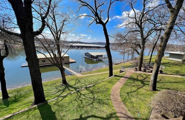 nThe Nautical Nook - lake front house on Duck Creek