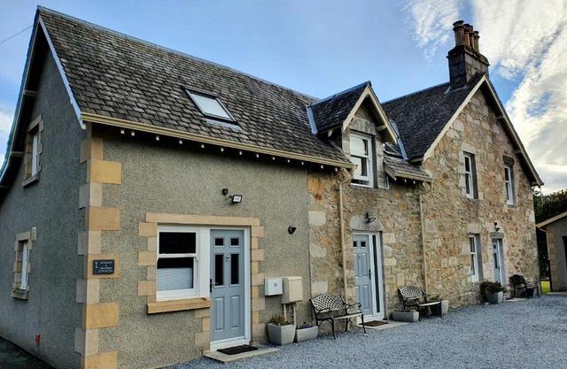 Oakbank Cottage