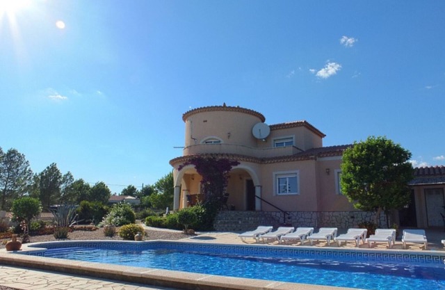 Oasis extensive grounds, large pool