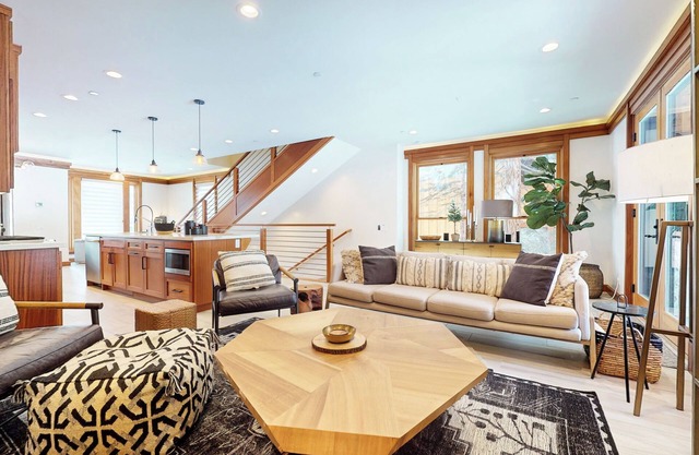 Obsidian Ski & Golf Villa – 3 BDR, Prime Location!