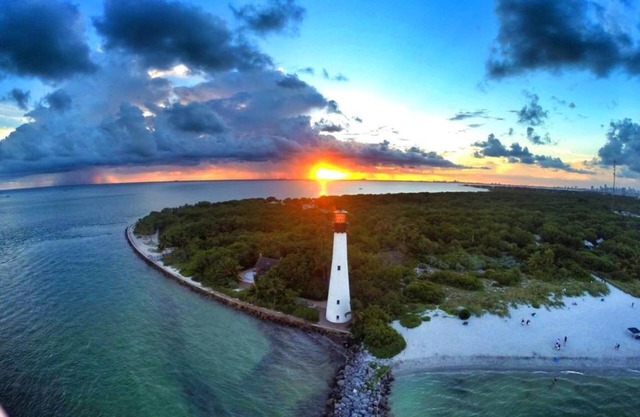 Ocean Breeze 1 BR Condo Key Biscayne, Florida
