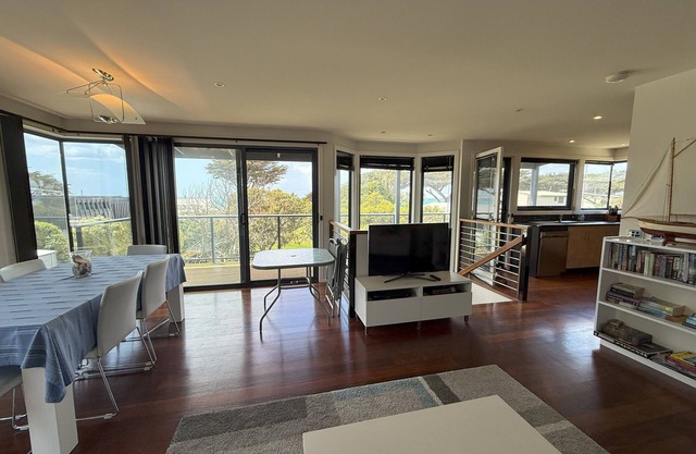 Ocean Breeze Townhouse: Close to All!