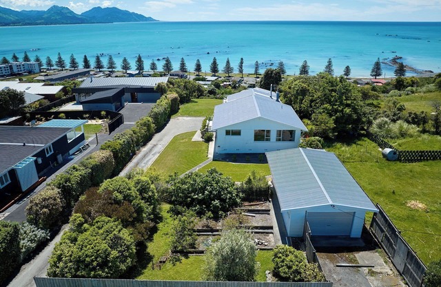 Ocean & Mountain Views | Spacious Home - KK24113