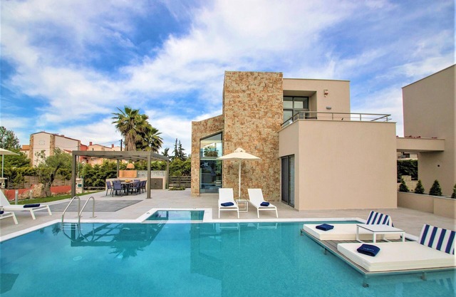 Ocean Private Villas - Villa Calypso - private heated pool/jacuzzi/barbecue