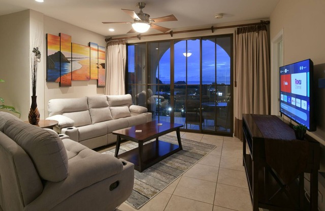 Ocean View Pacifico 3BR LuxuryCondo, PlayasdelCoco