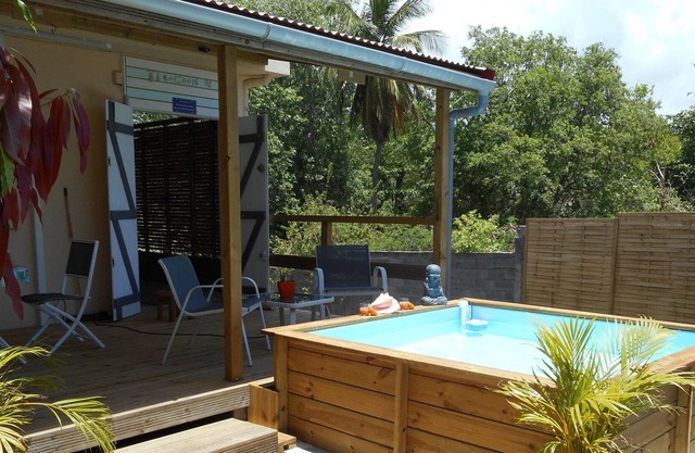 Ocean view gîte with private pool 400 metres from the beach