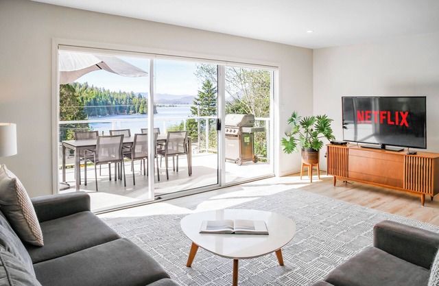 Ocean View! Located minutes away from Tonquin Beach & 5 minute walk to town.