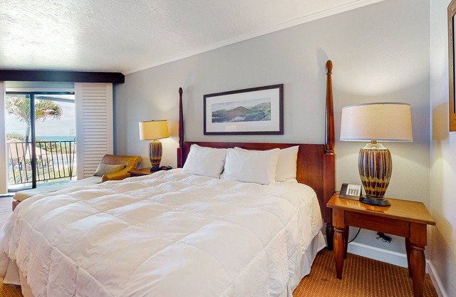 Ocean-view resort condo - third floor - amazing pools, gym, spas, & restaurants