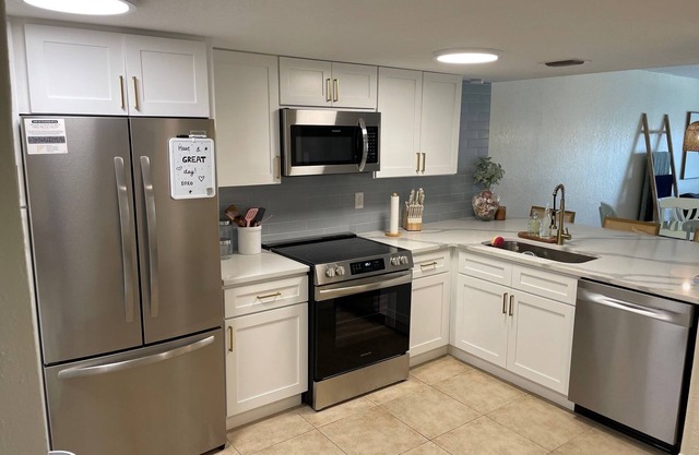 Ocean View Third Floor 2/2