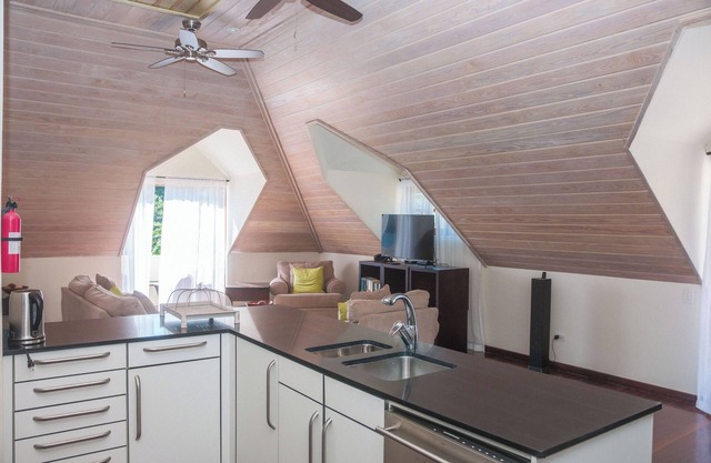 Ocean view Villa 521: 2-bedroom villa with stunning beach view