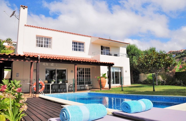Ocean-View Villa ★ Private Pool and Garden