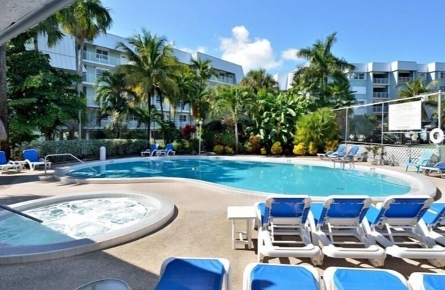 Ocean views and beach breezes at La Brisa's #303 West