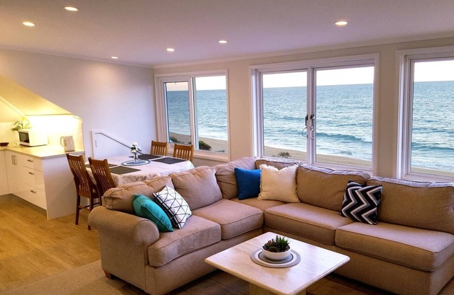 Ocean Vista - The Coachhouse