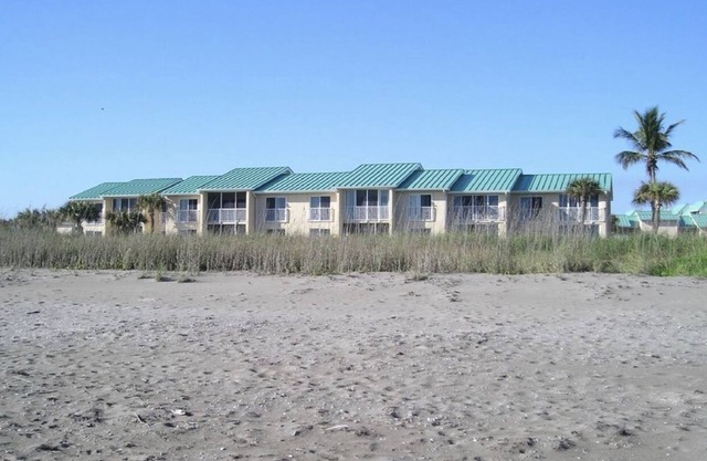 Oceanfront 2 Bed, 2 Bath , Beautiful!