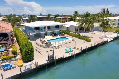 Oceanfront 4 Bedroom Villa with Pool and Boat Dock