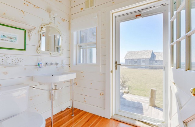 Oceanfront 4BR Home and 2BR Cottage with Spectacular Water Views and Sunsets!