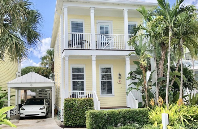 OCEANFRONT ANGLERS REEF in ISLAMORADA -Pool, Dock, Beach, Kayaks, Paddle Boards