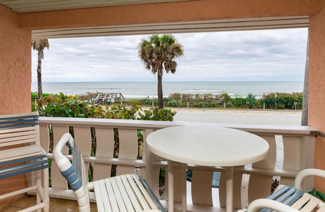 Oceanfront, Dog & Family Friendly, sleeps up to 5 in a small beach town.