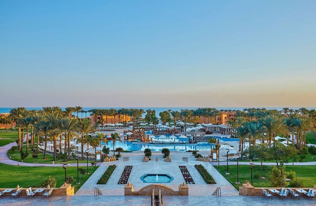 Oceanfront Indulgence | 3 Sea-view Rooms + Spa, Snorkeling & 5 Pools