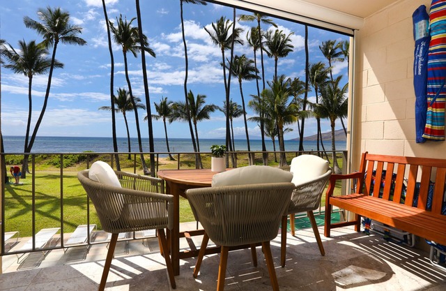 Oceanfront, Exceptionally Remodeled, Split A/C, King bed, OH the sunsets