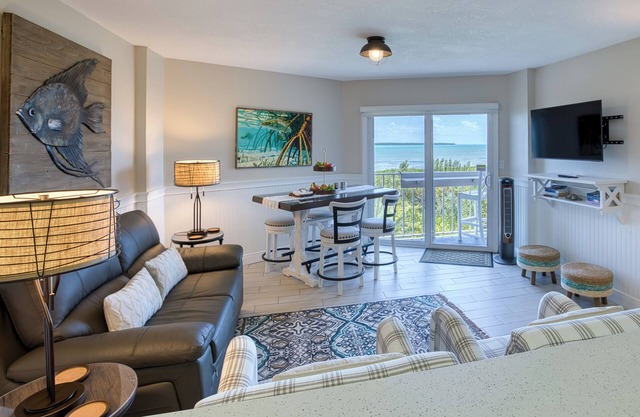 Oceanfront Key Largo Paradise with Private Beach~Pool~Tennis~Marina and more.