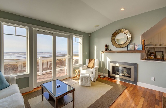 Oceanfront Moclips Retreat w/Beach Access & View!