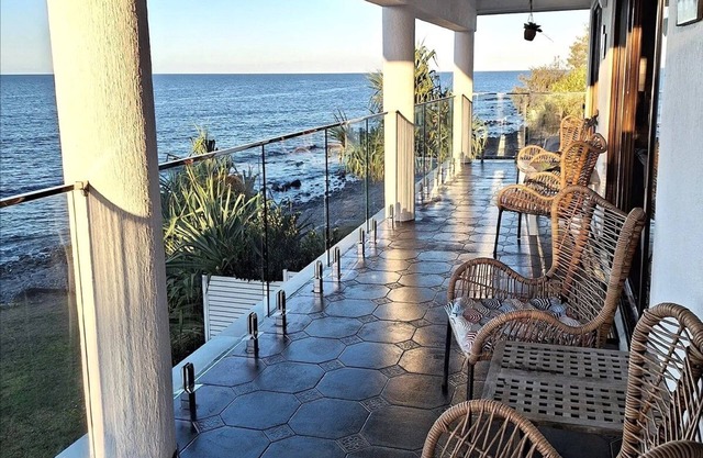 Oceanfront Paradise - Your Ultimate Getaway