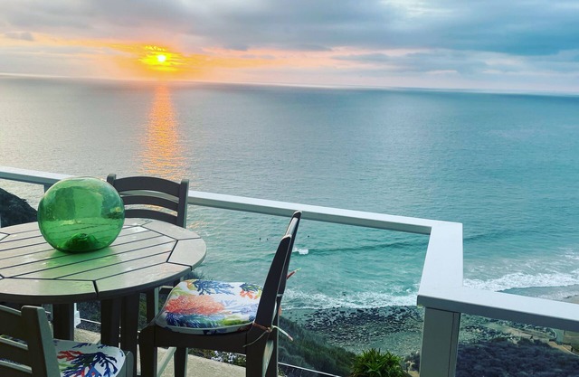 Oceanfront.Surf View offers Multi-Million Dollar Ocean and Surf Views with AC
