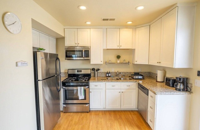Oceanside Beach Rental - Walk to the Boardwalk!