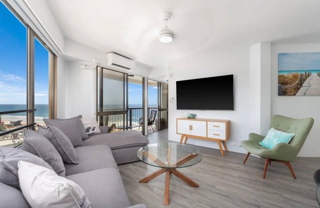 OceanView Oasis | Sleeps 7 | Steps from Beach