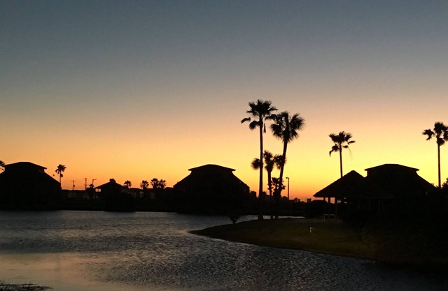 Oceanview, Updated, Wi-Fi/Pool. Family Unit for 6 - Must be 25+ to rent.