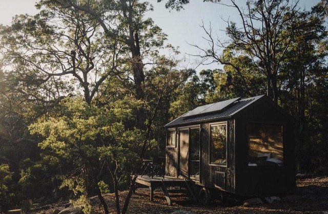 Off-Grid Cabin Nestled into Bush with Creek Access - Kaia