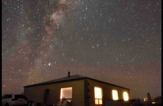 Off the grid accommodation in a Beautiful slice of Paradise n