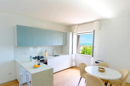 OFFER AGOSTO - Sulla Spiaggia Parking - AC & WiFi