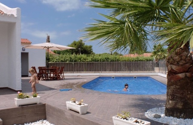 OFFER House with private pool with saline chlorination and garden and terraces
