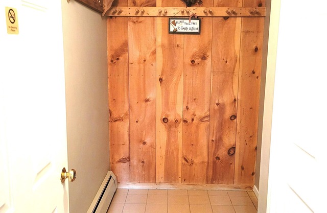 Official Seasons RMC Condo 18D - 2 bedrooms - sleeps 4 - No Fees