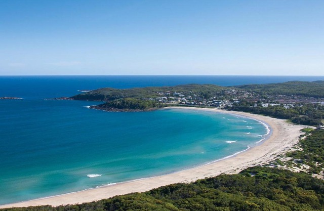 OFFLINE - Enchanting 3BR Holiday Home in Fingal Bay
